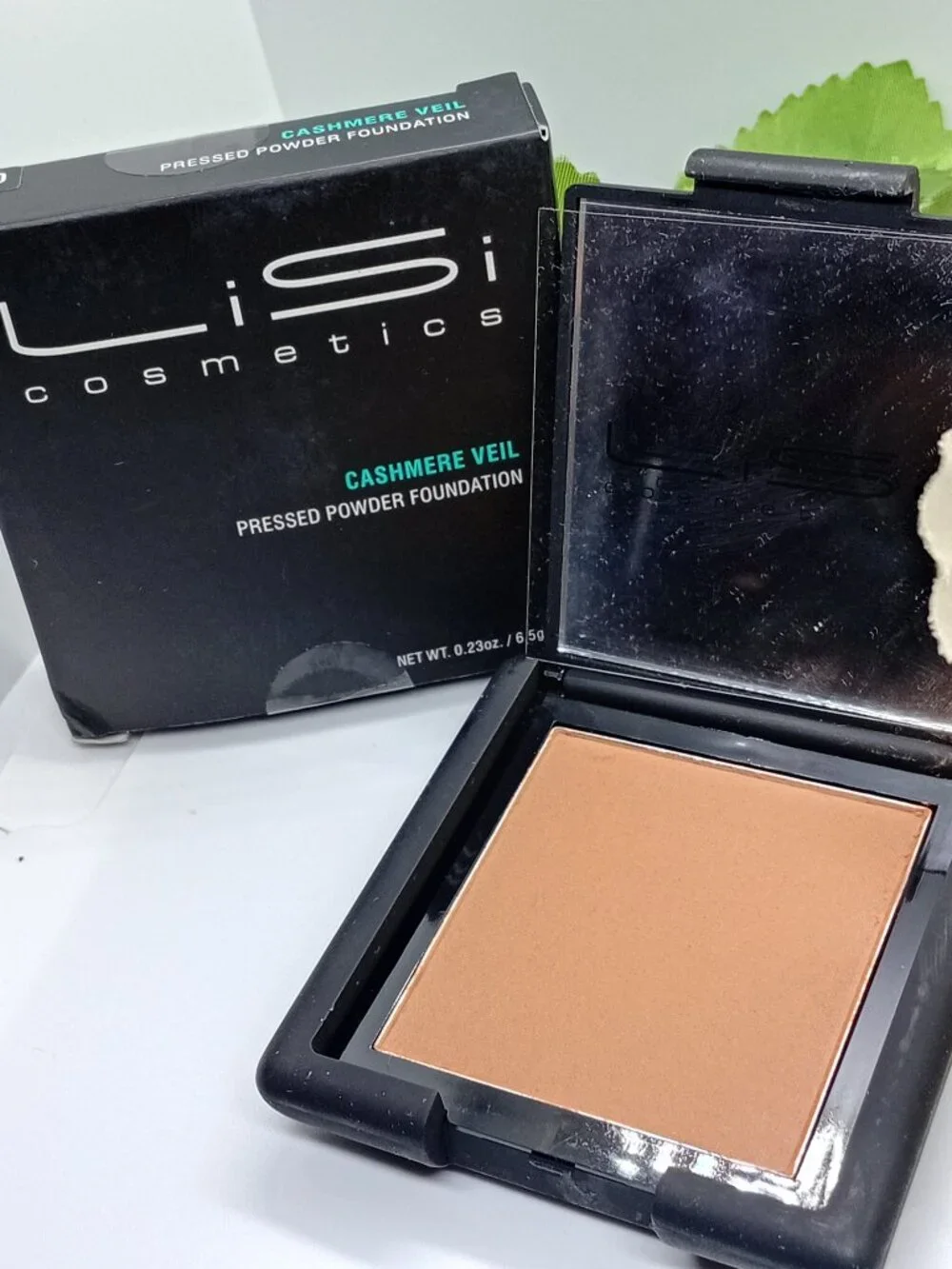 Lisi Pressed Powder Foundation Cashmere Veil Light Coverage Matte- Rare New